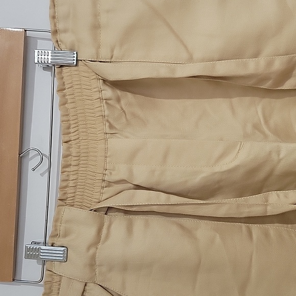 Lien + Lyocell Short - Picture 2 of 7